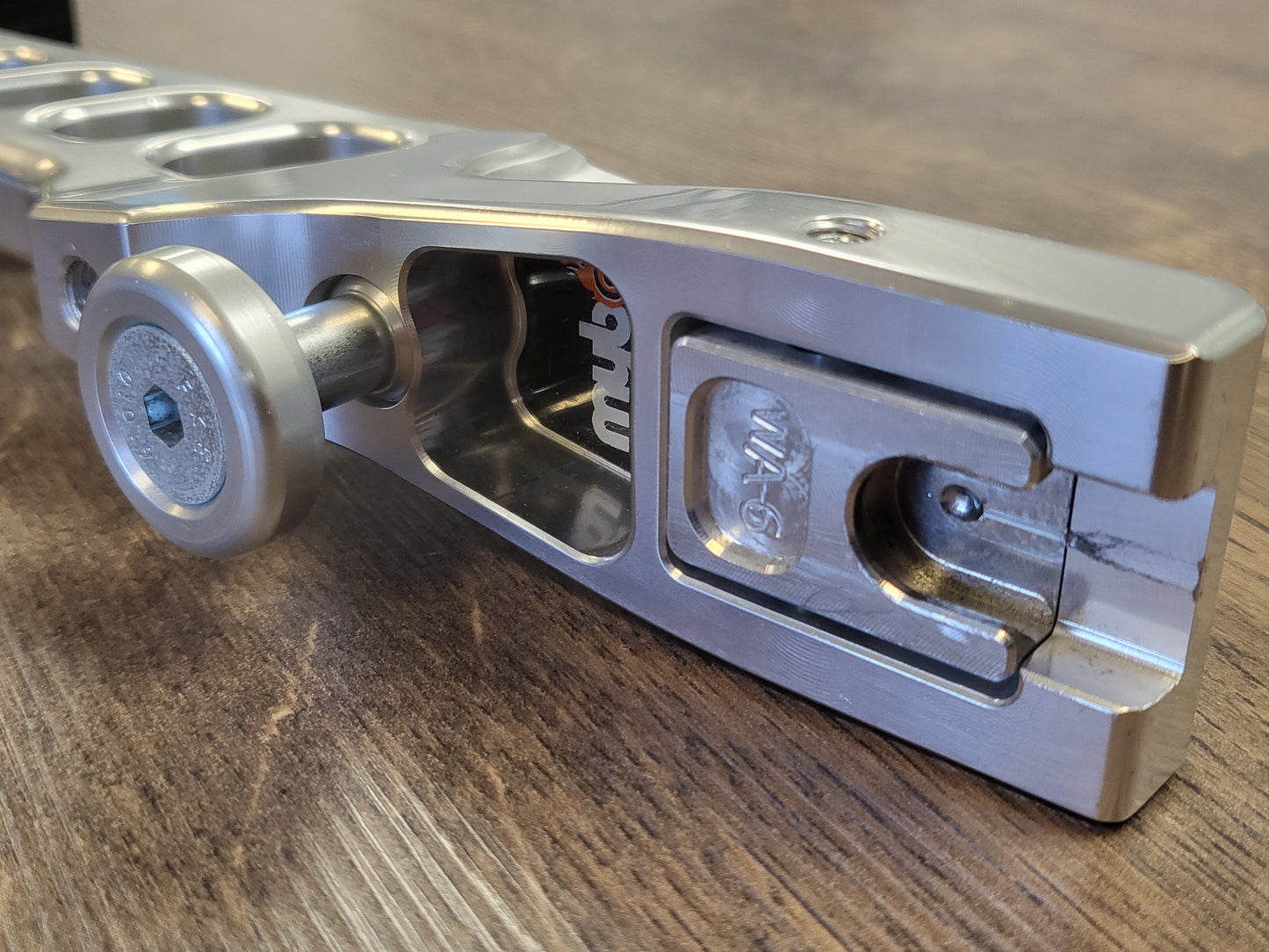 Mybo Wave RH Silver S/H