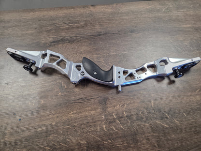 Mybo Wave Xs Left Hand Riser - 25" Anodised Silver