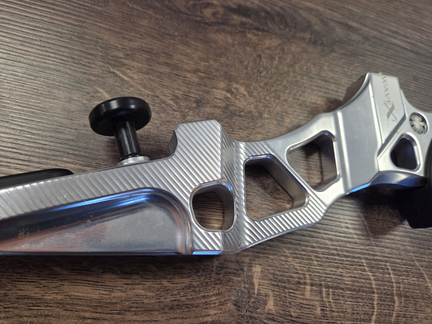 Mybo Wave Xs Left Hand Riser - 25" Anodised Silver