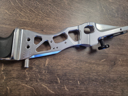 Mybo Wave Xs Left Hand Riser - 25" Anodised Silver